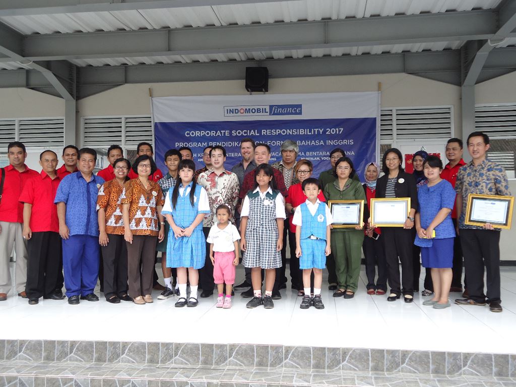 Penerimaan Bantuan Beasiswa TeachCast Kerjasama Indomobil dan CSR
